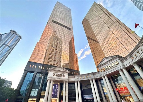 廣州藝星4月星粉節(jié)：微整/皮膚/整外科通通美力鉅惠，消費每滿1萬享開盲盒一次